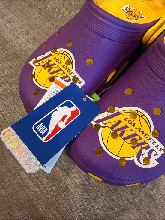 NWT Crocs Los Angeles Lakers NBA Classic Clogs Purple Gold Men’s 8 Women’s 10 main image 4